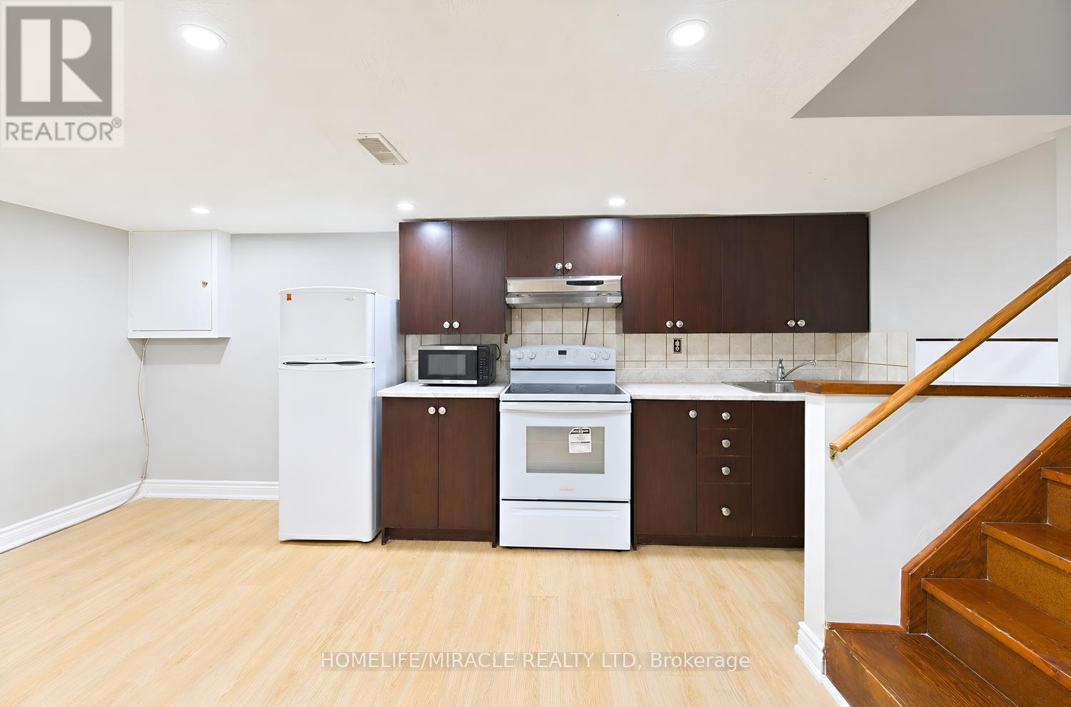 21 Sanagan Road, Toronto, Ontario  M9V 1R7 - Photo 39 - W13746904