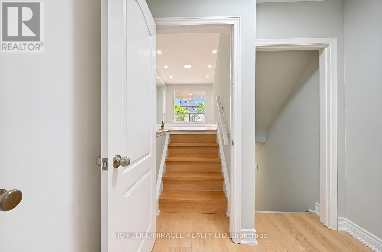 21 Sanagan Road, Toronto, Ontario  M9V 1R7 - Photo 27 - W13746904