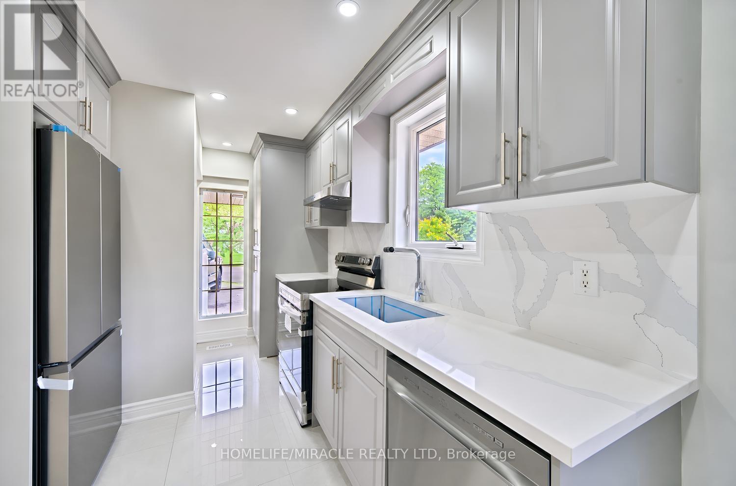 21 Sanagan Road, Toronto, Ontario  M9V 1R7 - Photo 10 - W13746904