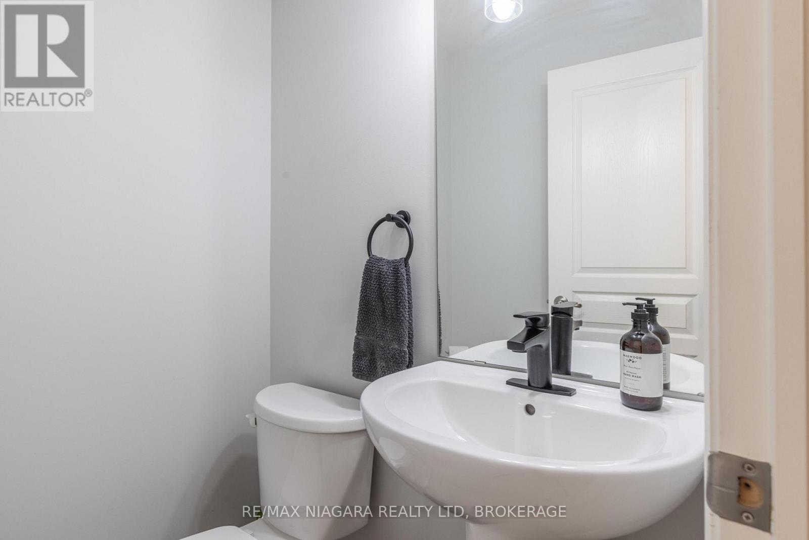 8073 Cole Court, Niagara Falls, Ontario  L2G 0H8 - Photo 10 - X13748142