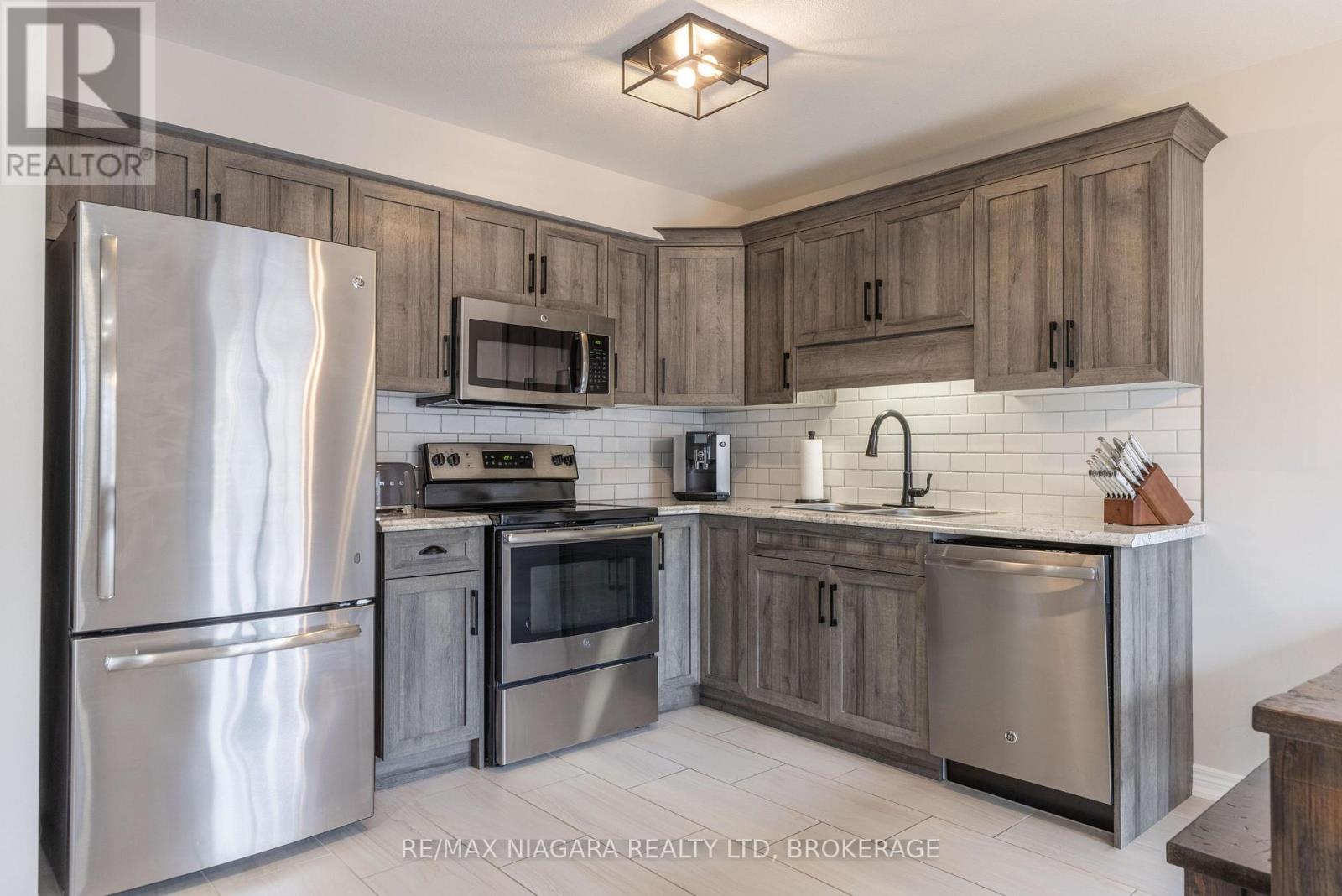 8073 Cole Court, Niagara Falls, Ontario  L2G 0H8 - Photo 5 - X13748142