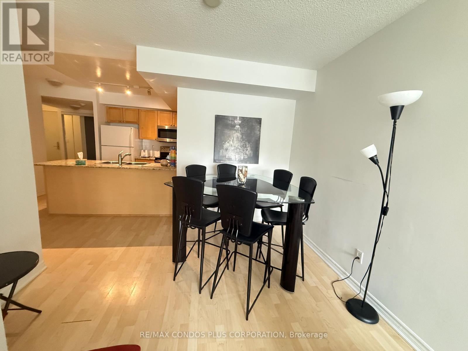1402 - 761 Bay Street, Toronto, Ontario  M5G 2R2 - Photo 4 - C13748134
