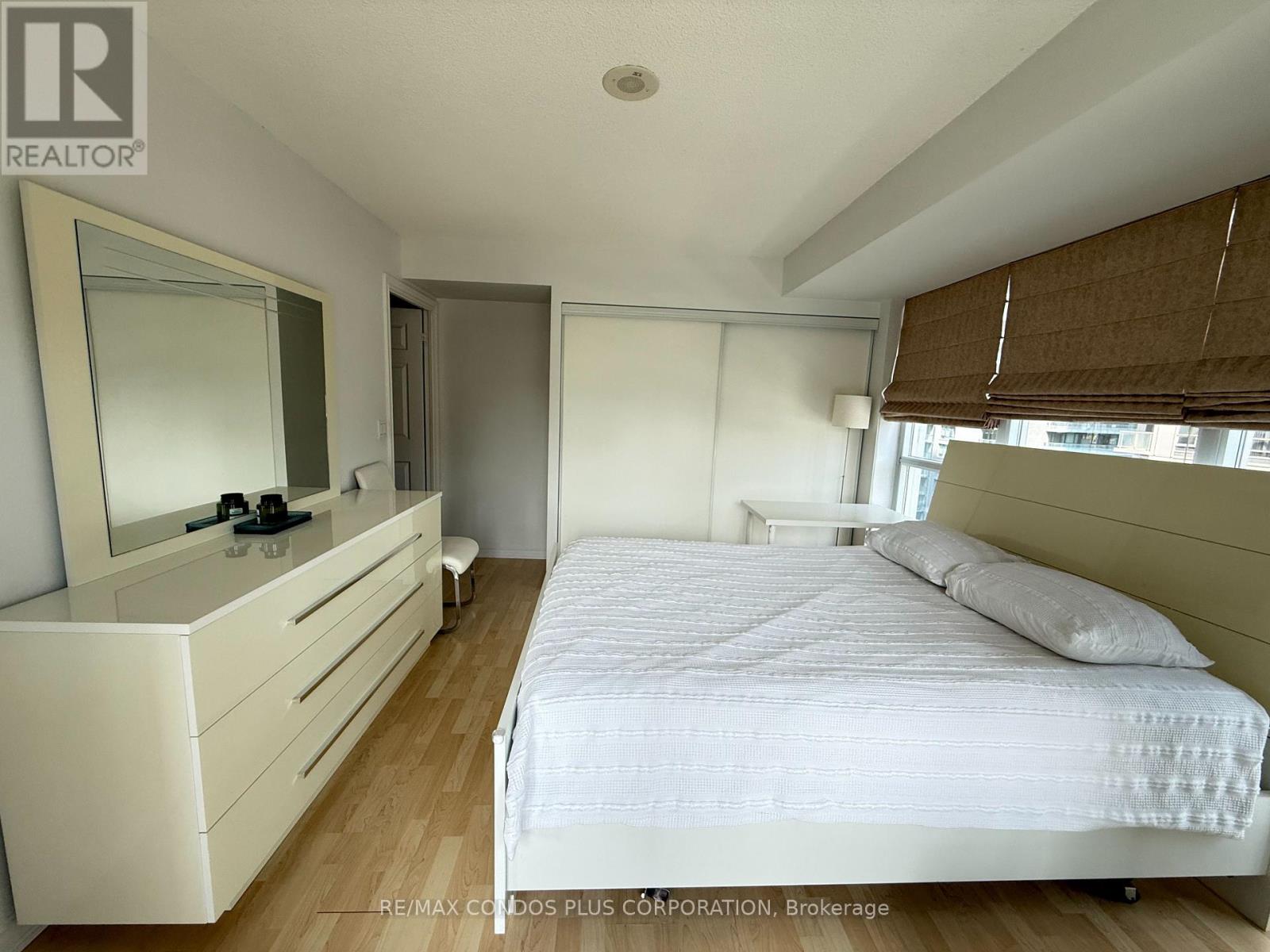 1402 - 761 Bay Street, Toronto, Ontario  M5G 2R2 - Photo 7 - C13748134