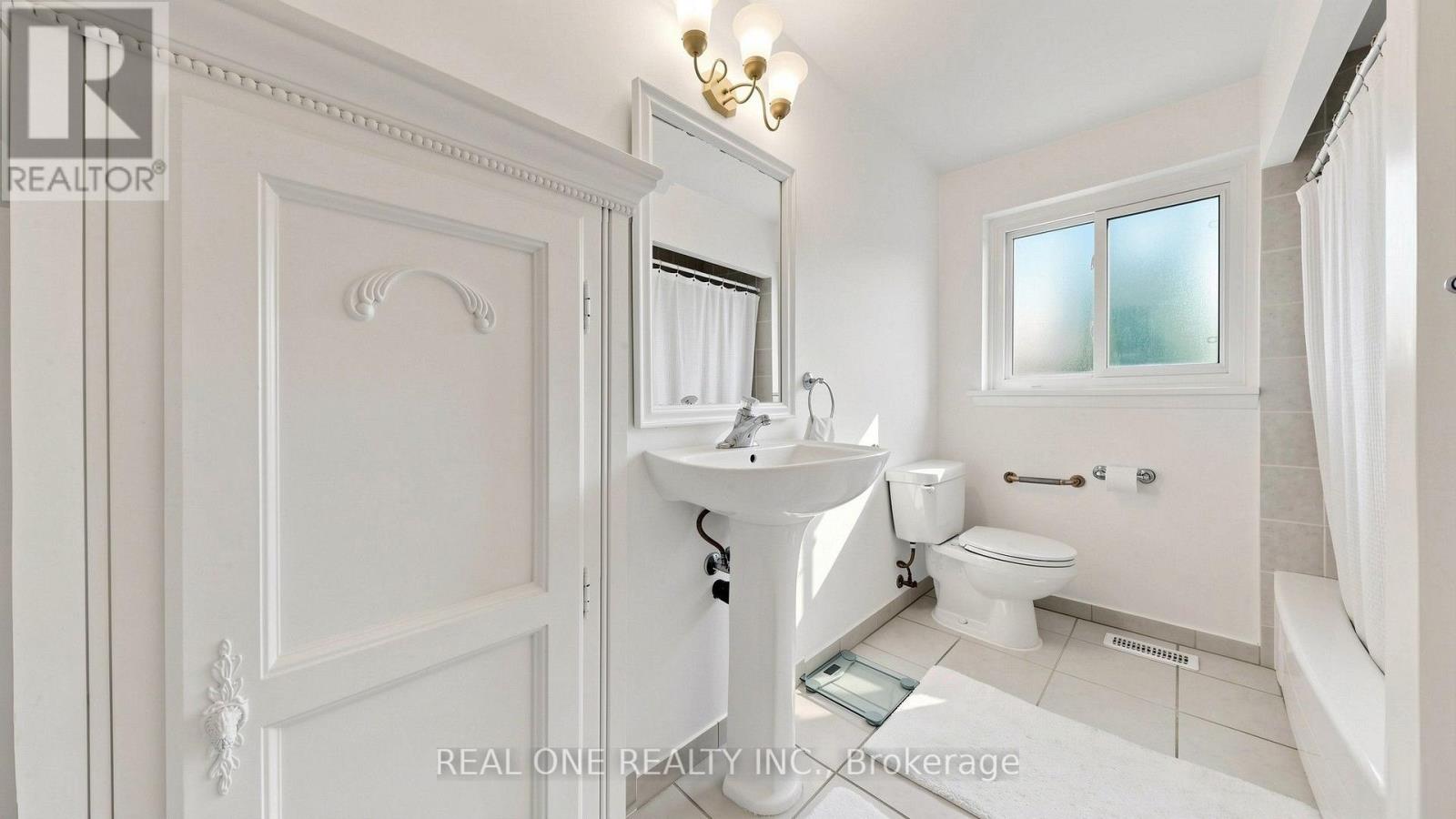 19 Nymark Avenue, Toronto, Ontario  M2J 2G8 - Photo 25 - C13748164