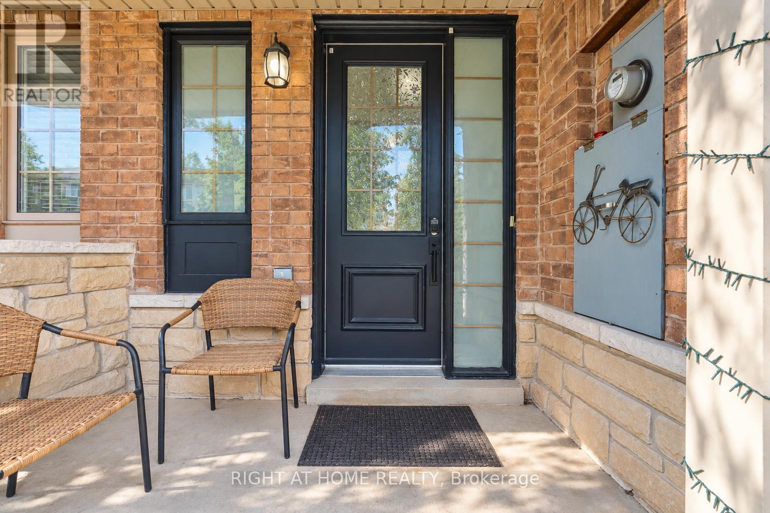 2164 Fiddlers Way, Oakville, Ontario  L6M 0M4 - Photo 3 - W13748130