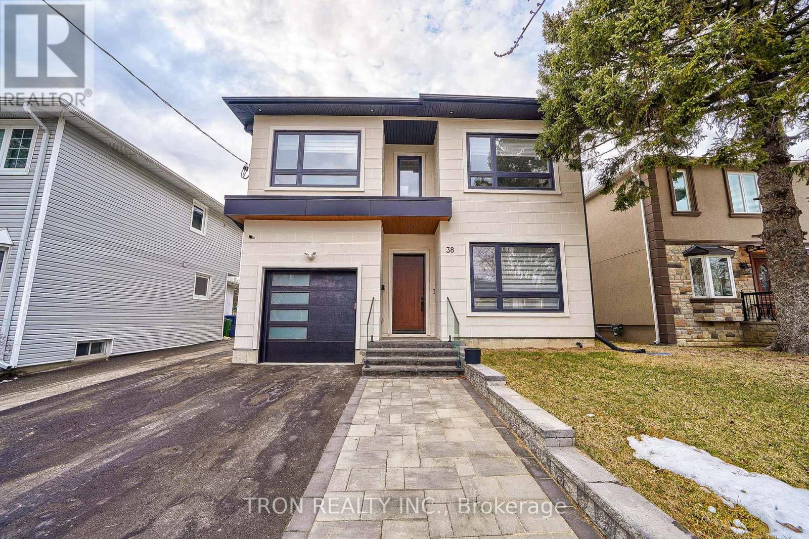 38 UNO DRIVE, Toronto, Ontario