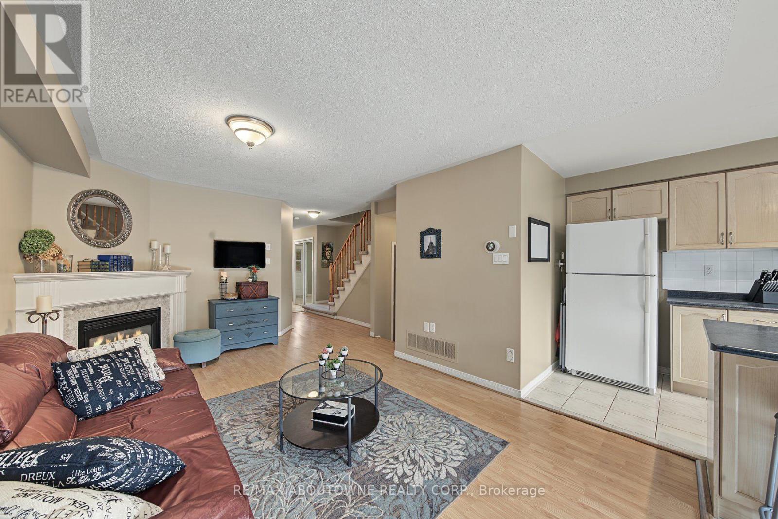 5110 Falconcrest Drive, Burlington, Ontario  L7L 6K5 - Photo 9 - W13747392