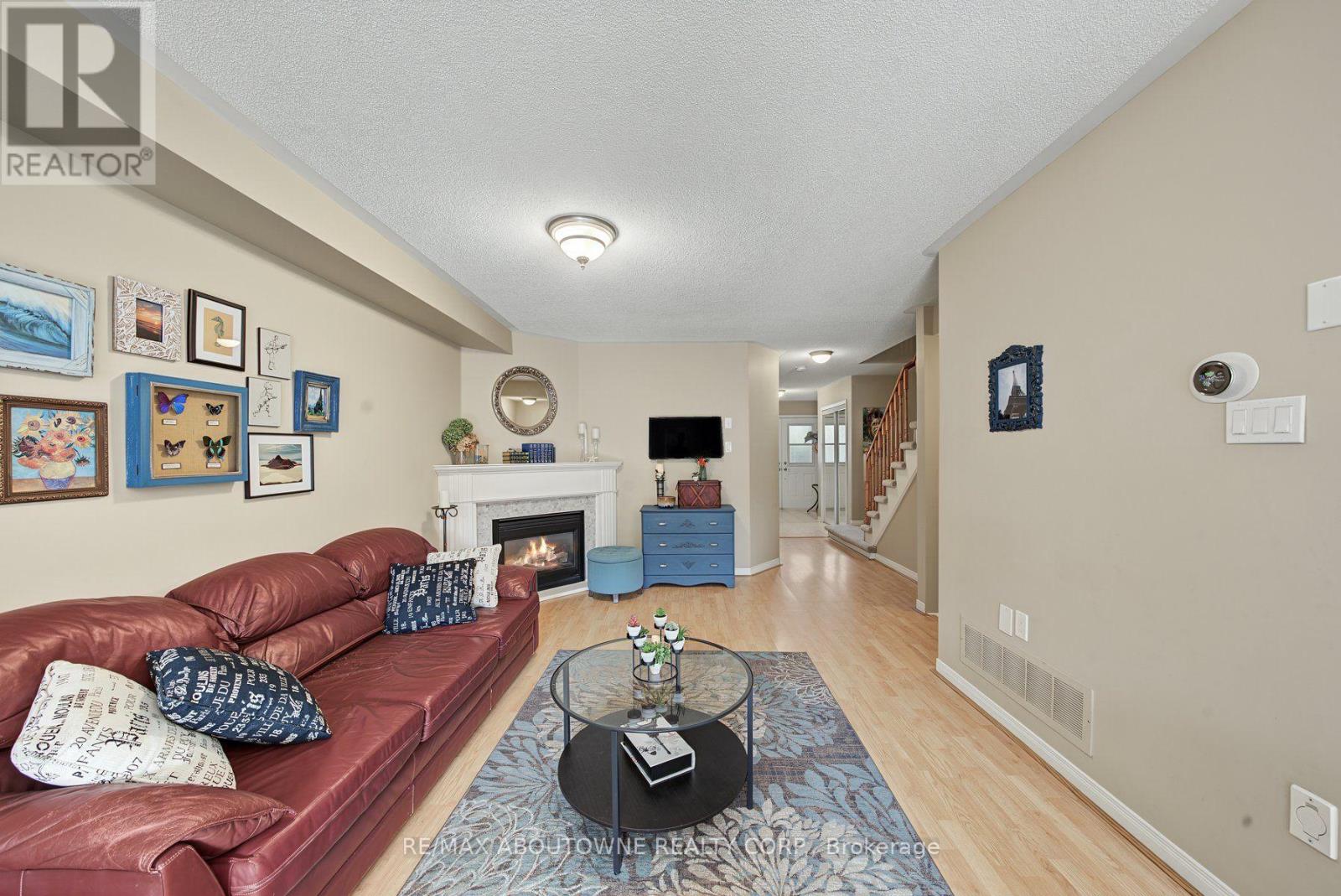 5110 Falconcrest Drive, Burlington, Ontario  L7L 6K5 - Photo 8 - W13747392