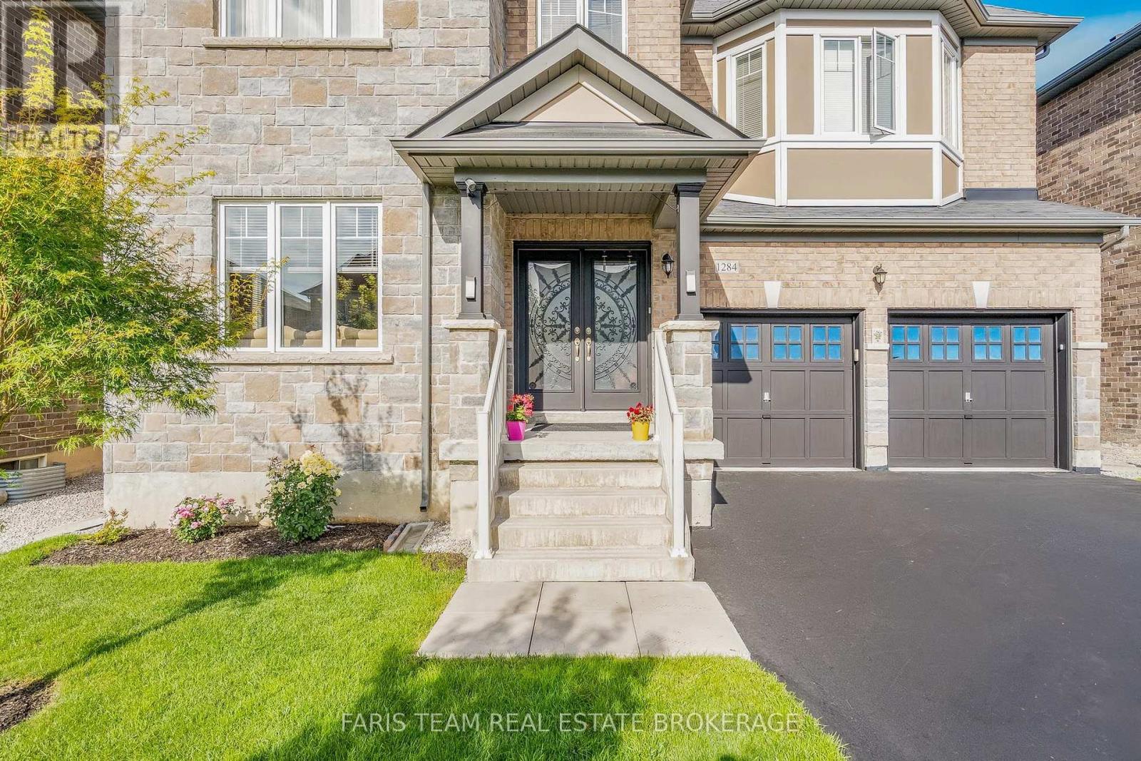 1284 Harrington Street, Innisfil, Ontario  L0L 1W0 - Photo 3 - N13745086