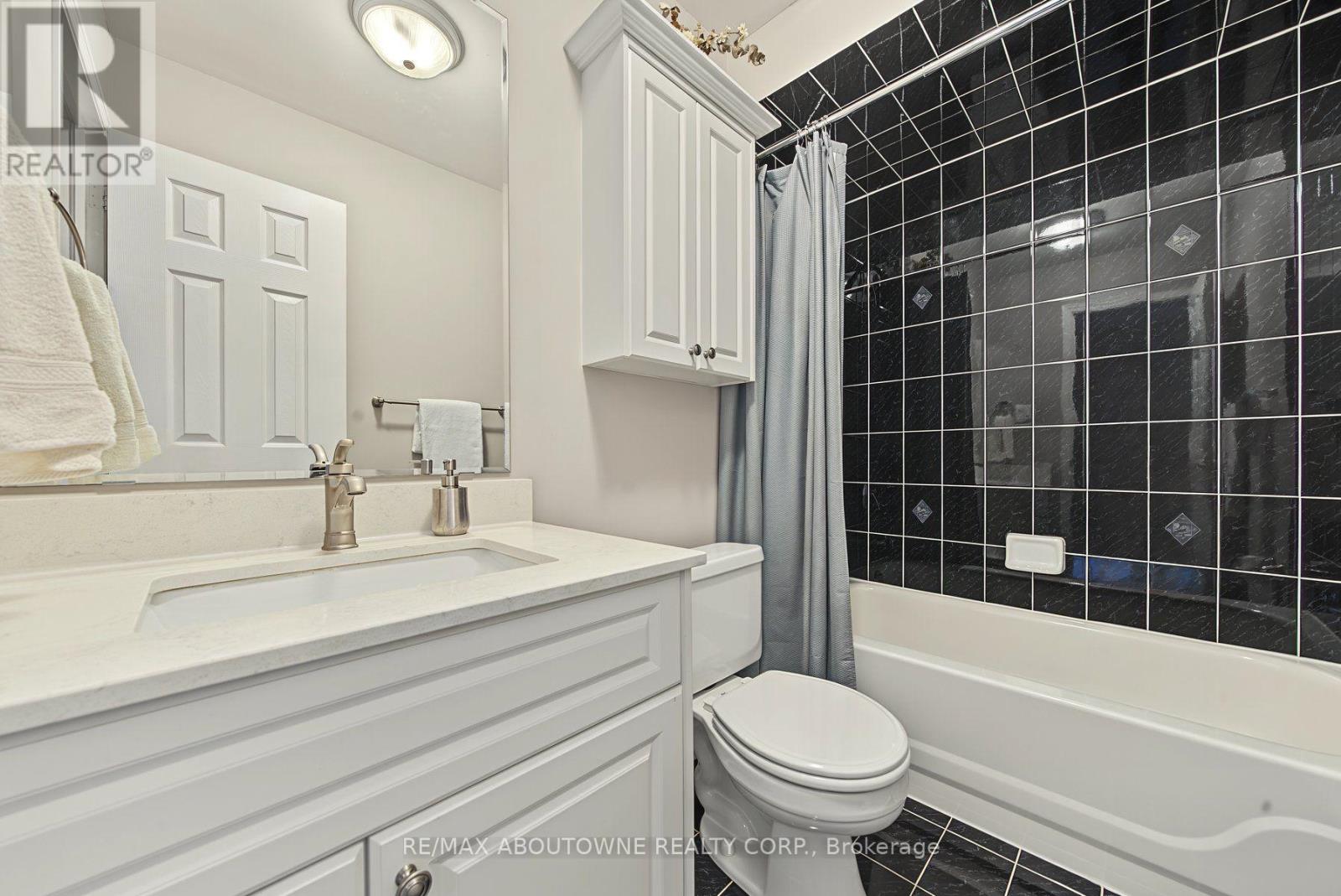 5110 Falconcrest Drive, Burlington, Ontario  L7L 6K5 - Photo 27 - W13747392