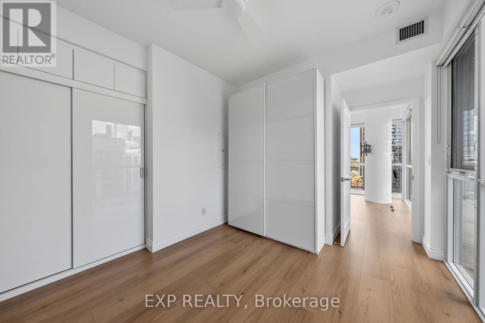 1916 - 352 Front Street W, Toronto, Ontario  M5V 0K3 - Photo 14 - C13748208