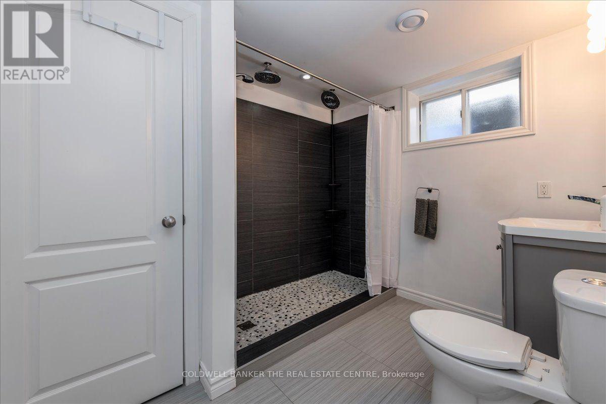 18 Agnes Street, Barrie, Ontario  L4M 2S2 - Photo 21 - S13748086
