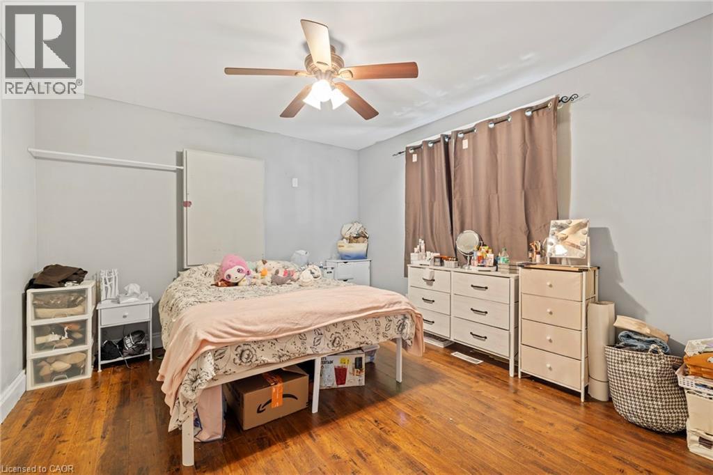 54 E Chestnut Street E, St. Catharines, Ontario  L2T 1H1 - Photo 13 - 40860850