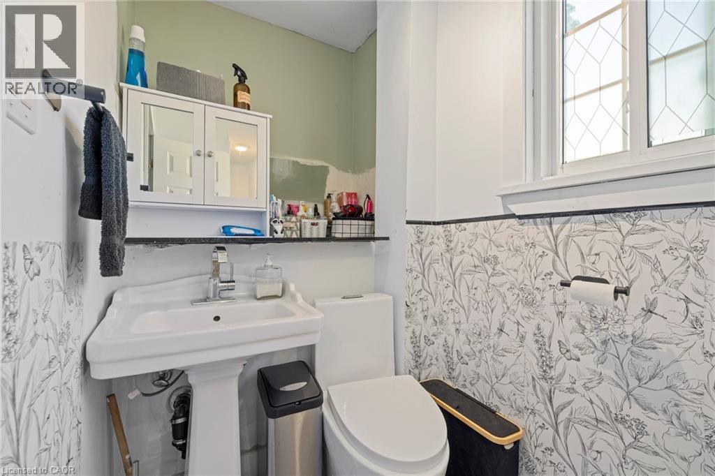 54 E Chestnut Street E, St. Catharines, Ontario  L2T 1H1 - Photo 23 - 40860850