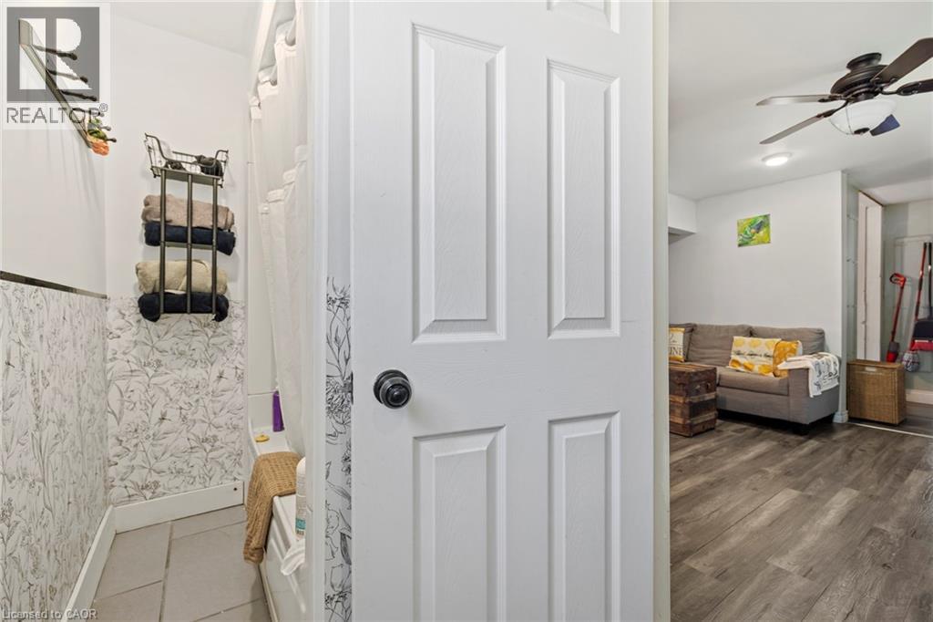 54 E Chestnut Street E, St. Catharines, Ontario  L2T 1H1 - Photo 22 - 40860850