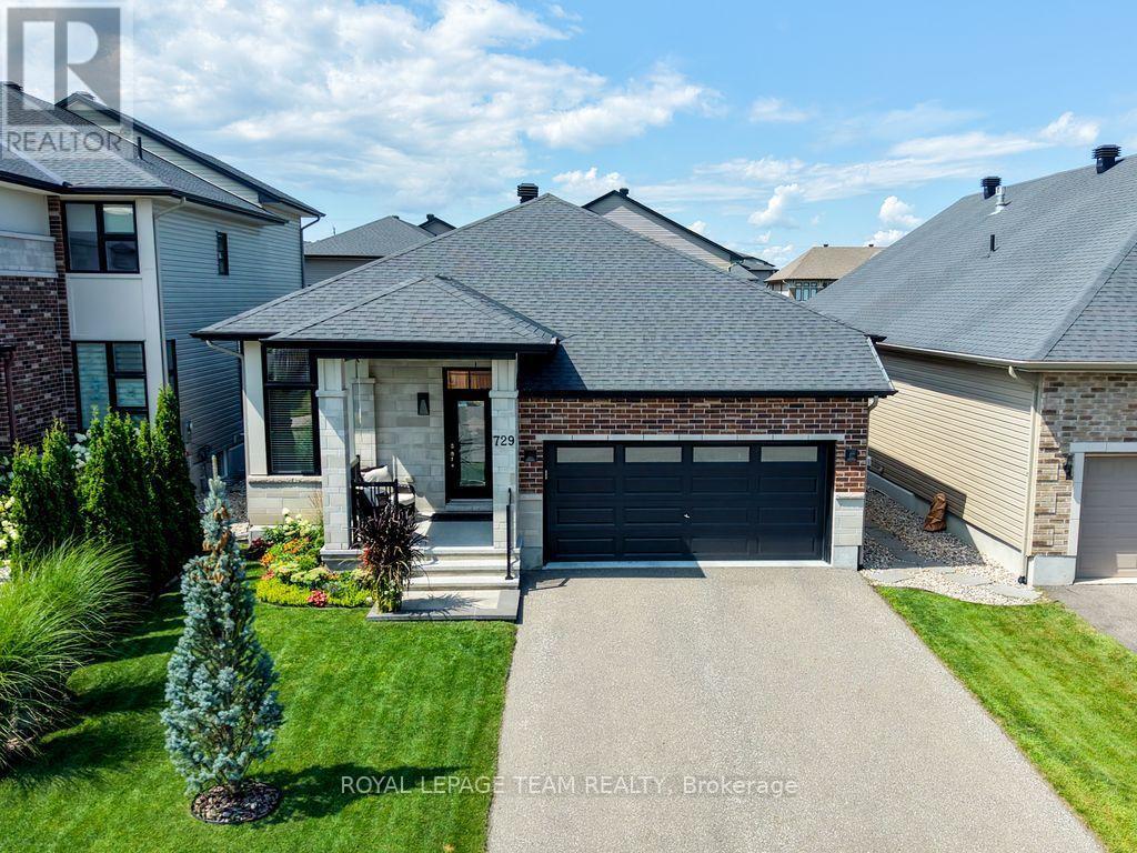 729 CARNELIAN CRESCENT, Ottawa, Ontario
