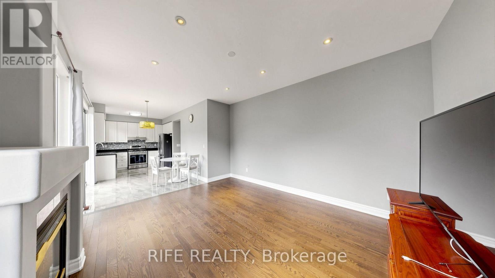 100 Castlemore Avenue, Markham, Ontario  L6C 2N5 - Photo 10 - N13748216