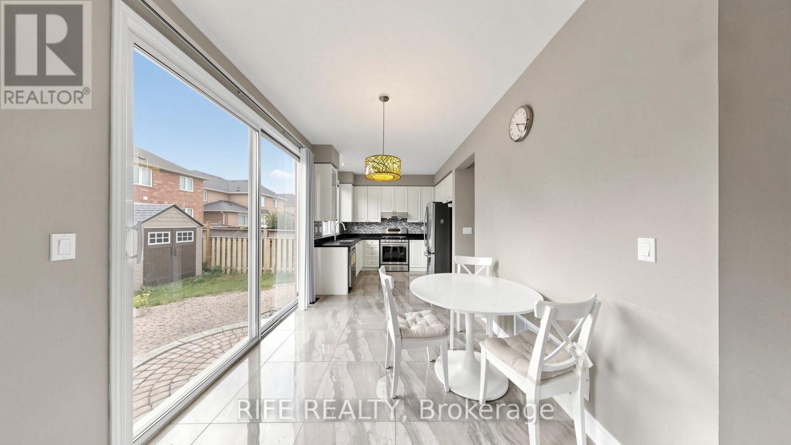 100 Castlemore Avenue, Markham, Ontario  L6C 2N5 - Photo 11 - N13748216