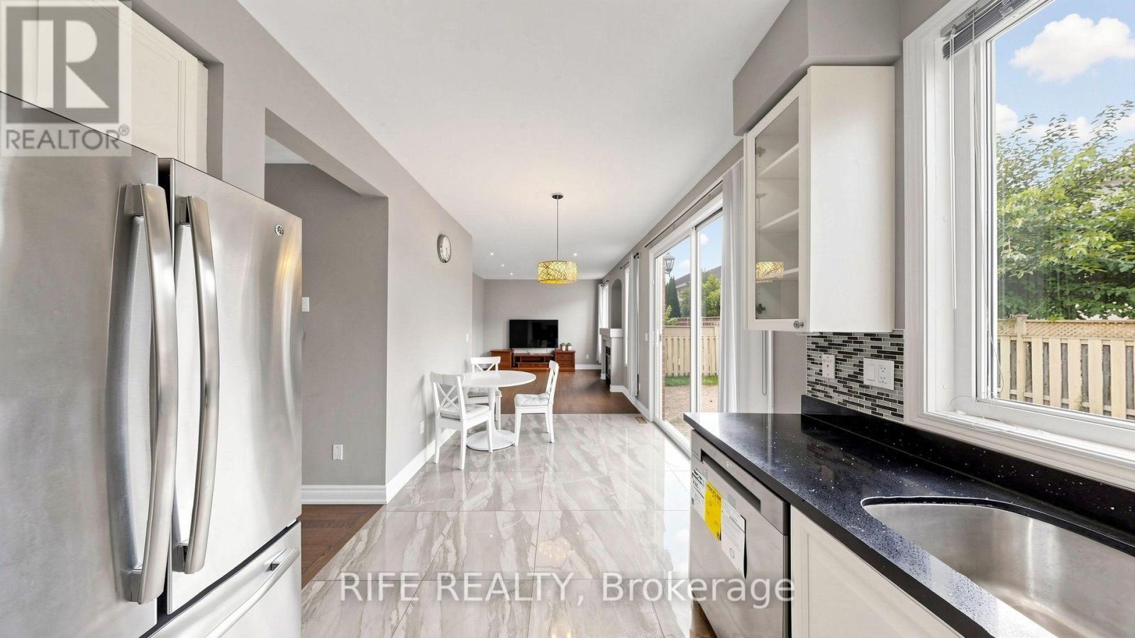 100 Castlemore Avenue, Markham, Ontario  L6C 2N5 - Photo 15 - N13748216