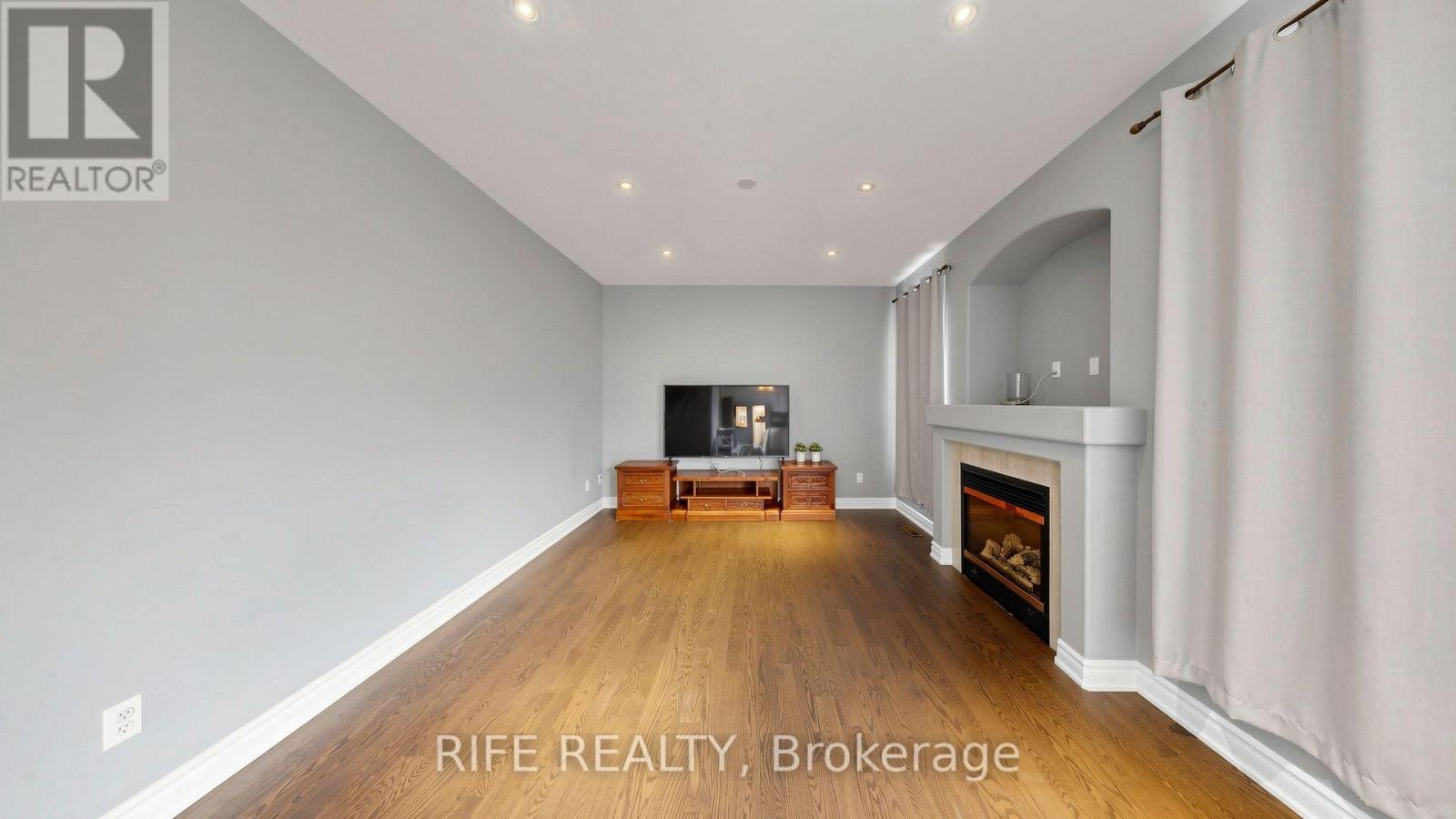 100 Castlemore Avenue, Markham, Ontario  L6C 2N5 - Photo 5 - N13748216