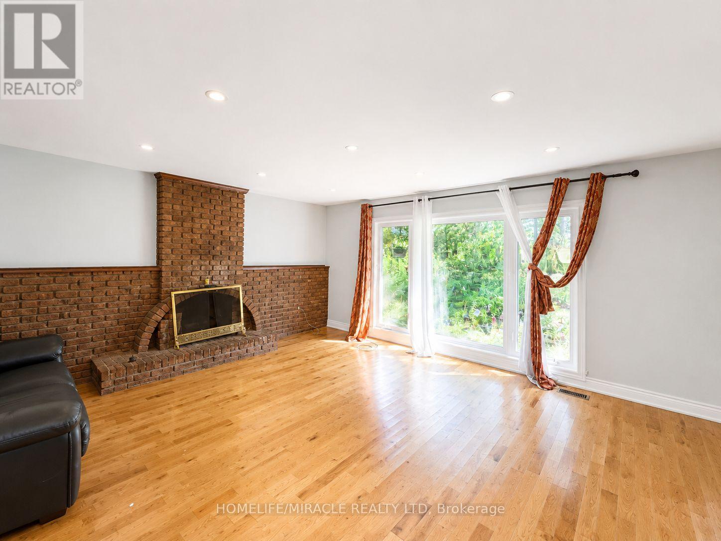 14178 Yonge Street, Aurora, Ontario  L4G 0P5 - Photo 8 - N13747554