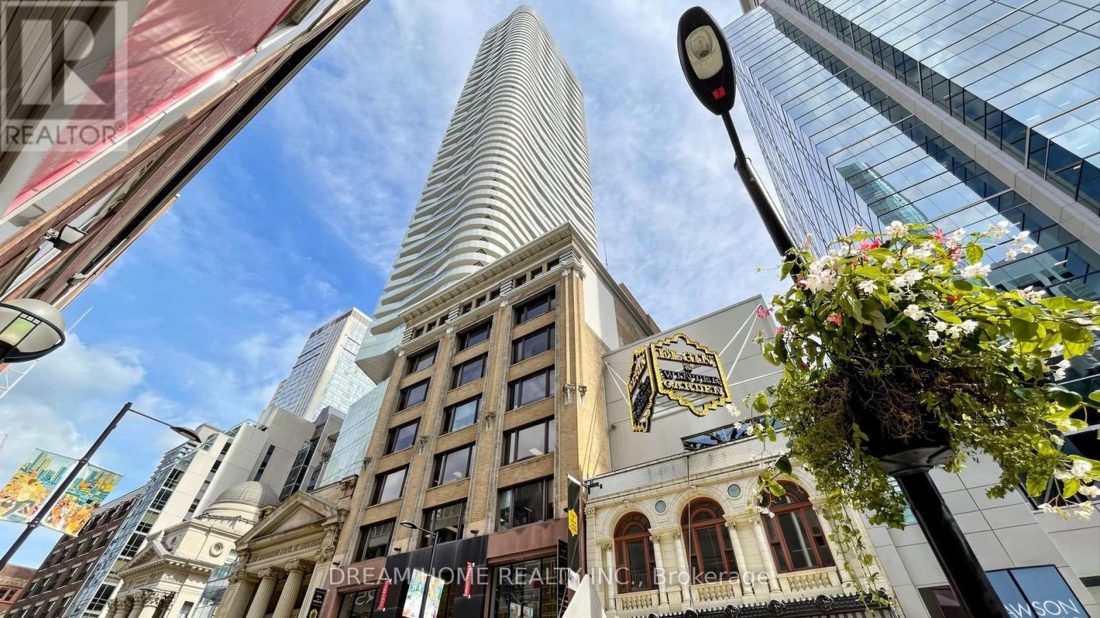 1701 - 197 YONGE ST STREET, Toronto, Ontario