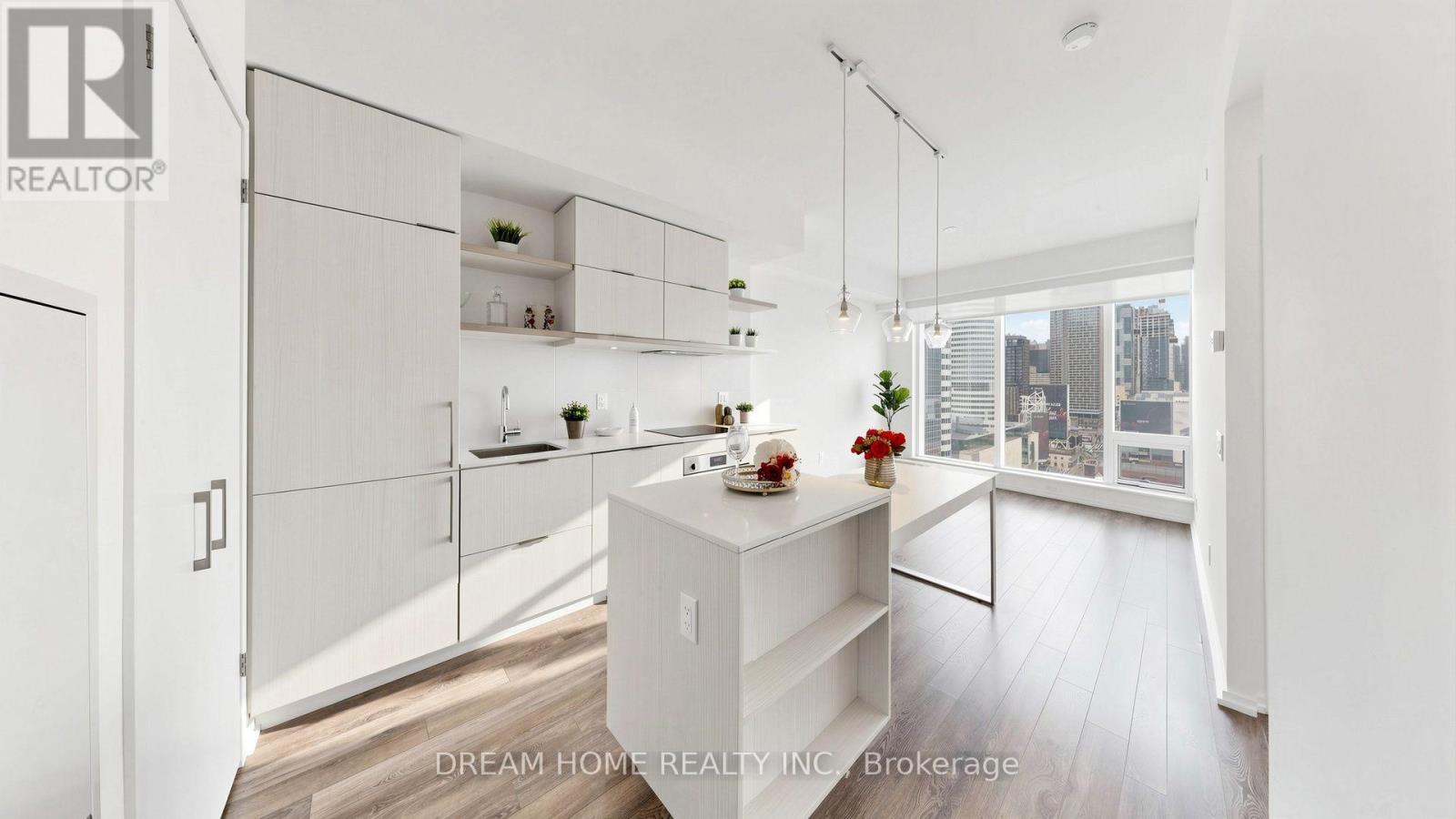 1701 - 197 Yonge St Street, Toronto, Ontario  M5B 0C1 - Photo 11 - C13748324