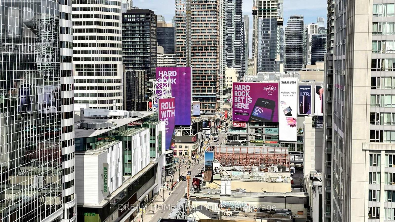1701 - 197 Yonge St Street, Toronto, Ontario  M5B 0C1 - Photo 34 - C13748324