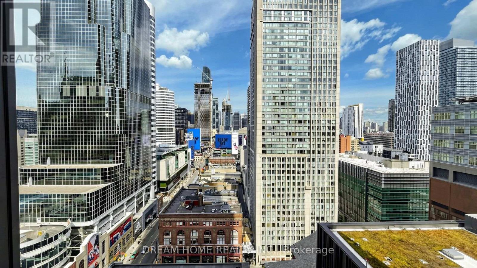1701 - 197 Yonge St Street, Toronto, Ontario  M5B 0C1 - Photo 35 - C13748324