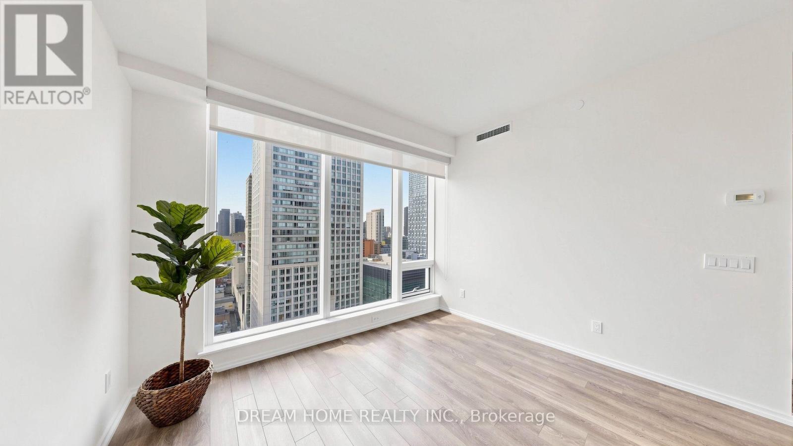 1701 - 197 Yonge St Street, Toronto, Ontario  M5B 0C1 - Photo 6 - C13748324