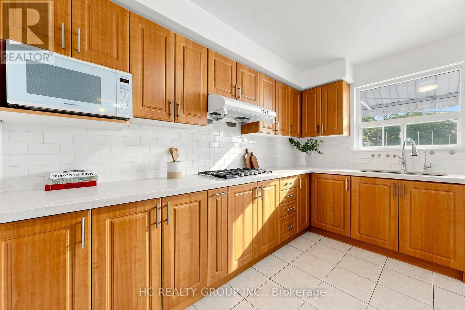 362 Highfield Road, Toronto, Ontario  M4L 2V6 - Photo 12 - E13748360