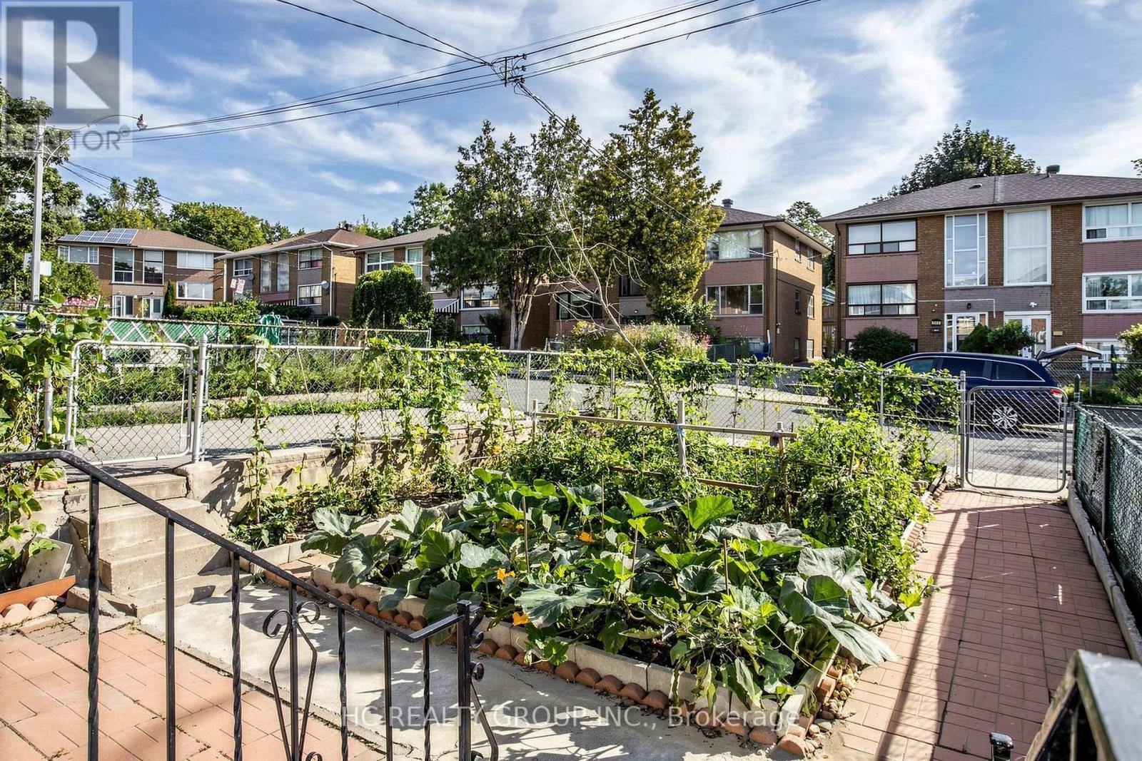 362 Highfield Road, Toronto, Ontario  M4L 2V6 - Photo 2 - E13748360