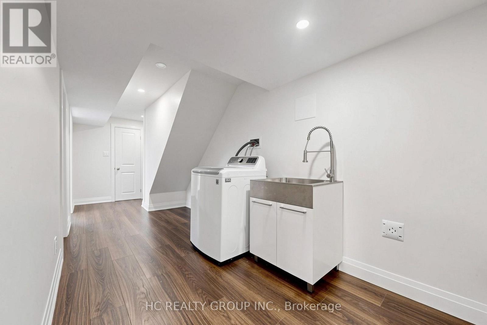 362 Highfield Road, Toronto, Ontario  M4L 2V6 - Photo 38 - E13748360