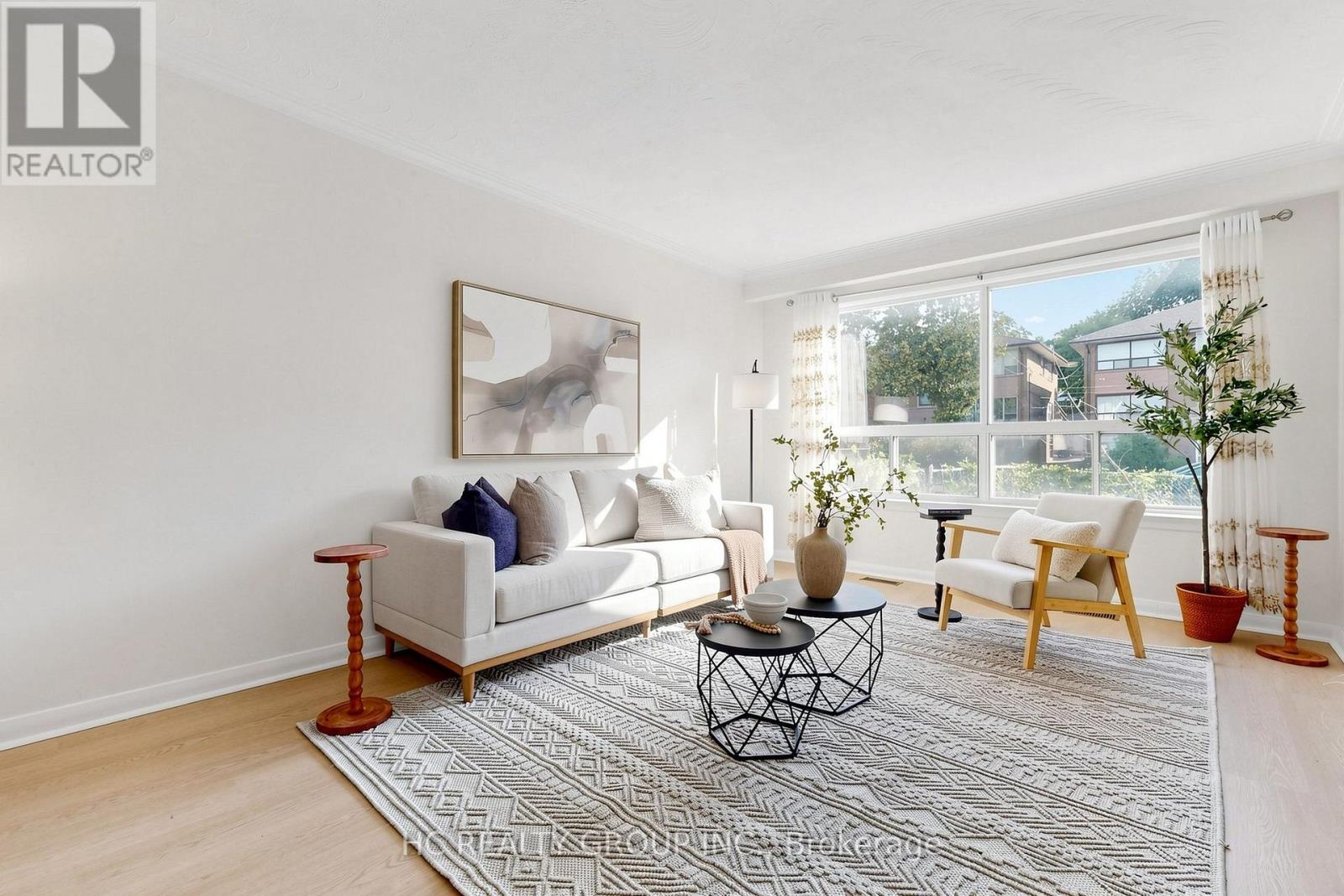 362 Highfield Road, Toronto, Ontario  M4L 2V6 - Photo 4 - E13748360