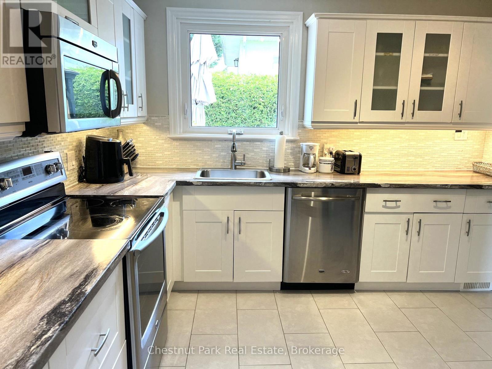 249 Pine Street, Collingwood, Ontario  L9Y 2P3 - Photo 16 - S13748300