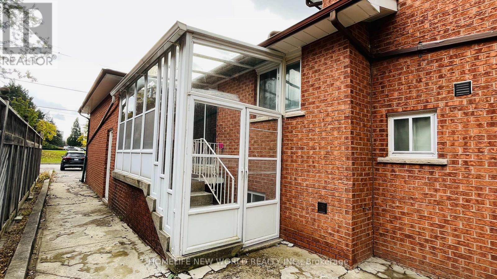 LOWER - 38 WELDRICK ROAD W, Richmond Hill, Ontario
