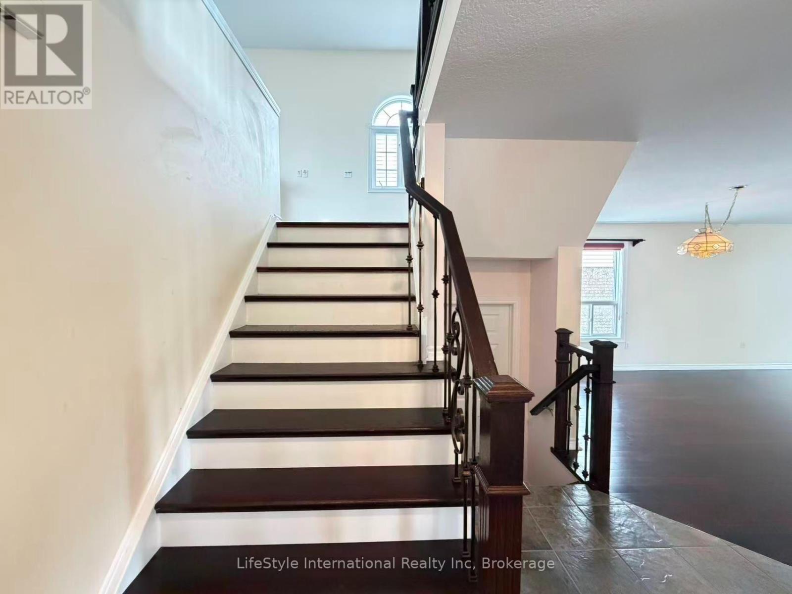 Main Unit - 16 Lynch Circle, Guelph, Ontario  N1L 1R5 - Photo 18 - X13737694