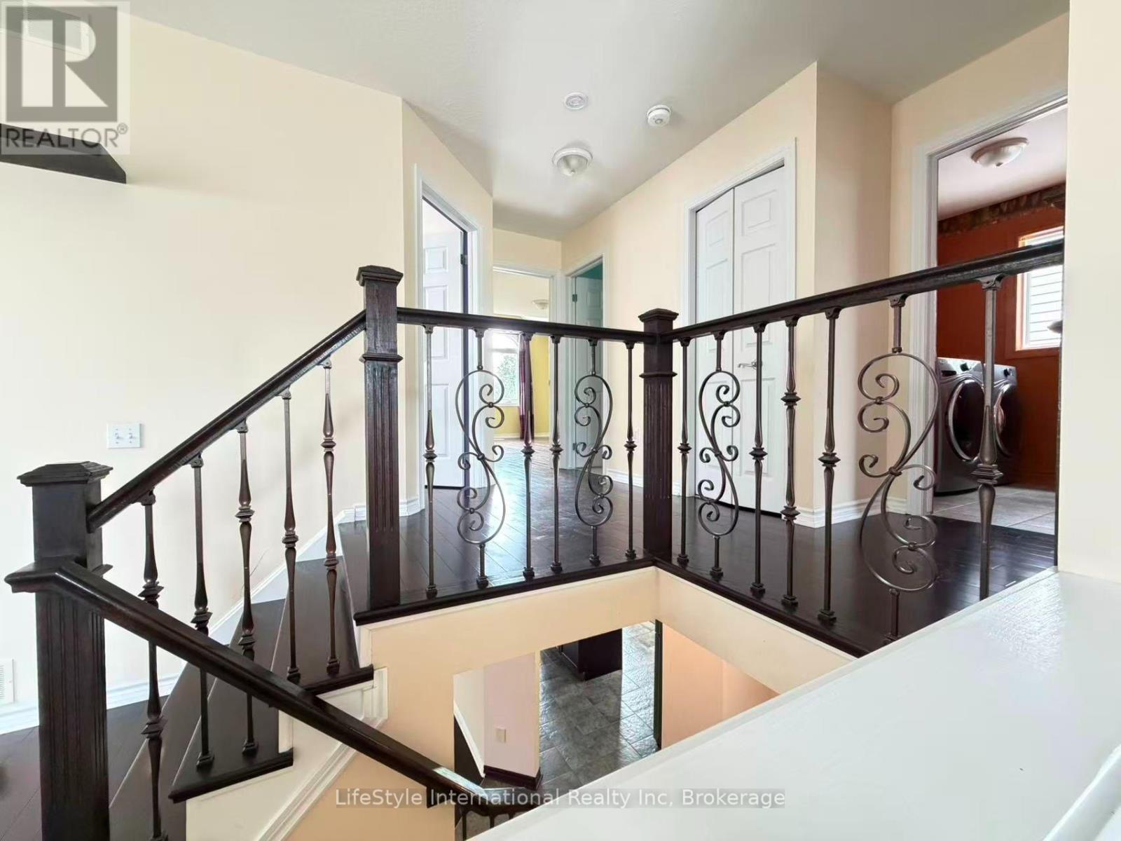 Main Unit - 16 Lynch Circle, Guelph, Ontario  N1L 1R5 - Photo 23 - X13737694