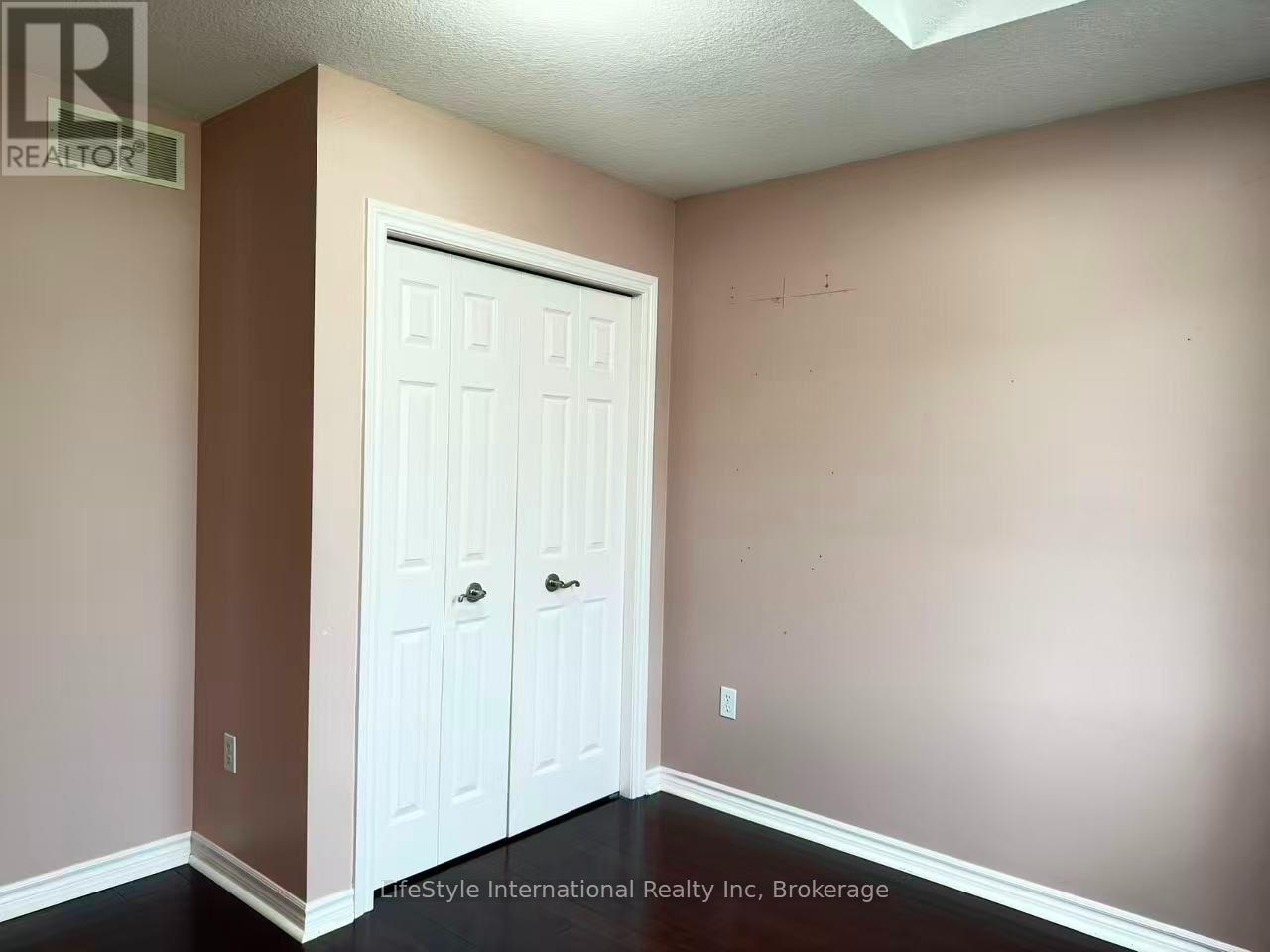 Main Unit - 16 Lynch Circle, Guelph, Ontario  N1L 1R5 - Photo 37 - X13737694