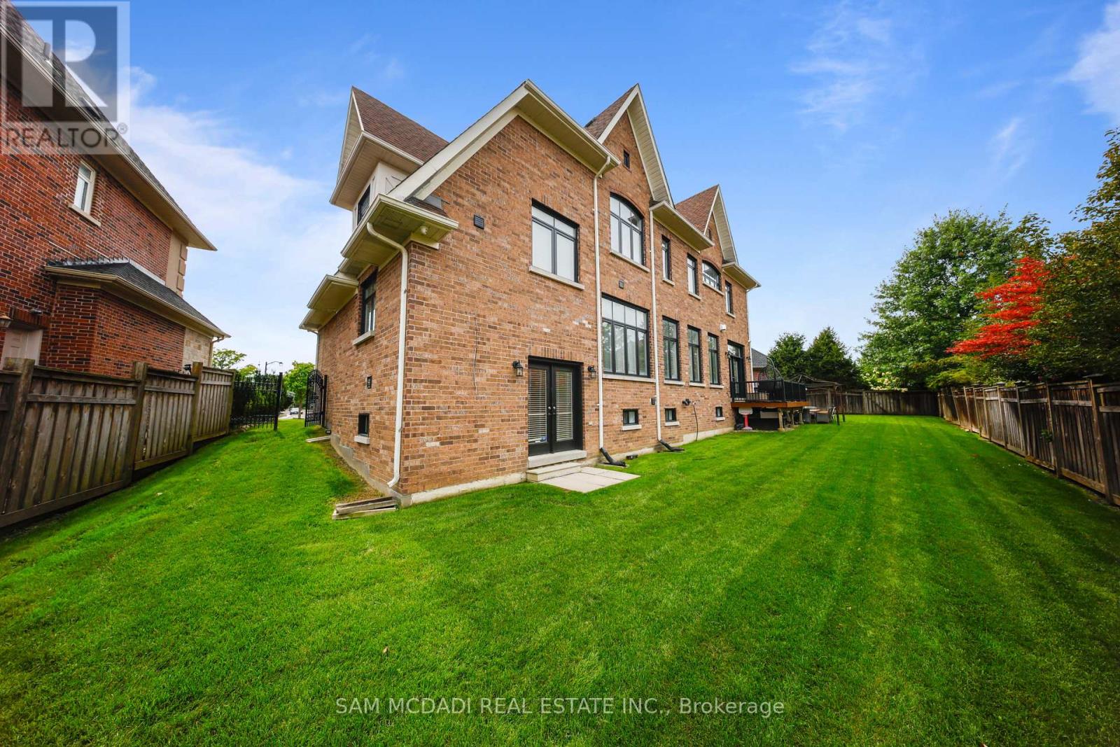 950 Fredonia Drive, Mississauga, Ontario  L5C 2W4 - Photo 46 - W13746026