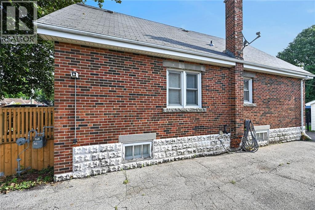 75 Barons Avenue S, Hamilton, Ontario  L8K 2Y4 - Photo 3 - 40857962