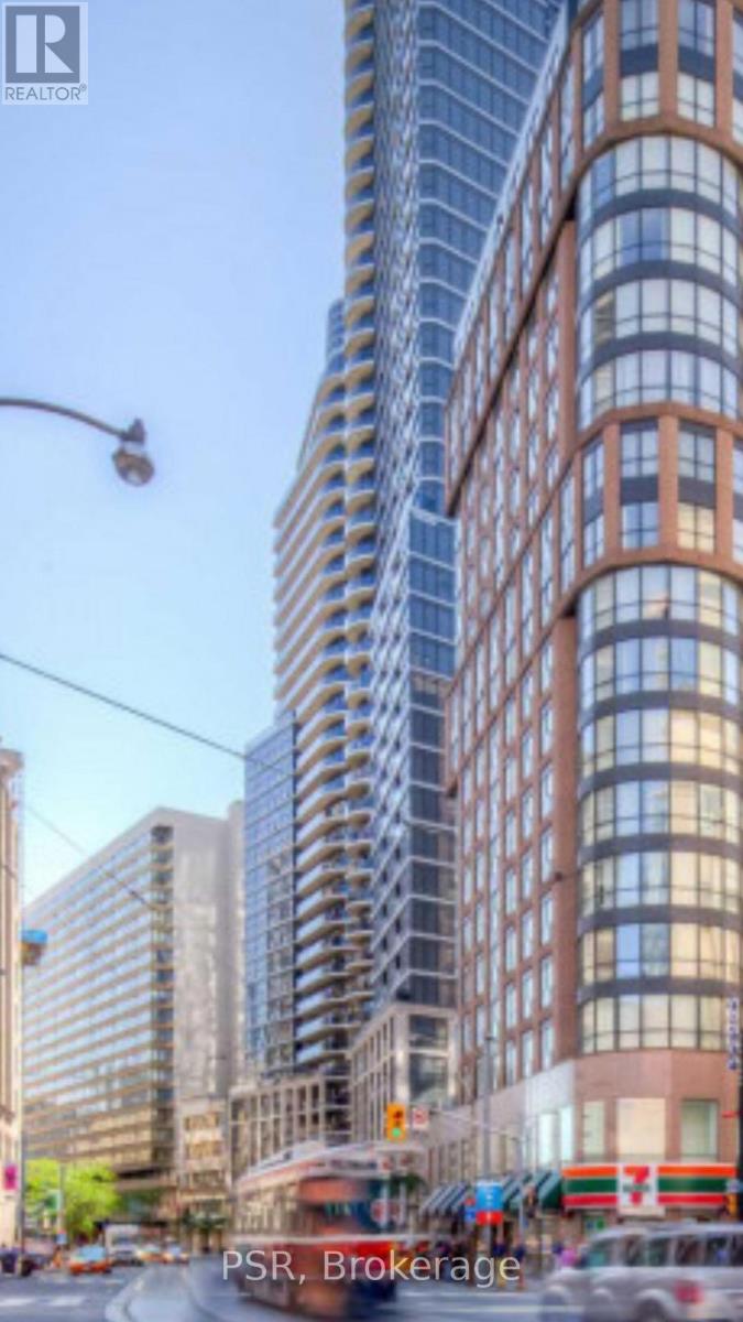1813 - 7 Carlton Street, Toronto, Ontario  M5B 2M3 - Photo 2 - C13748416
