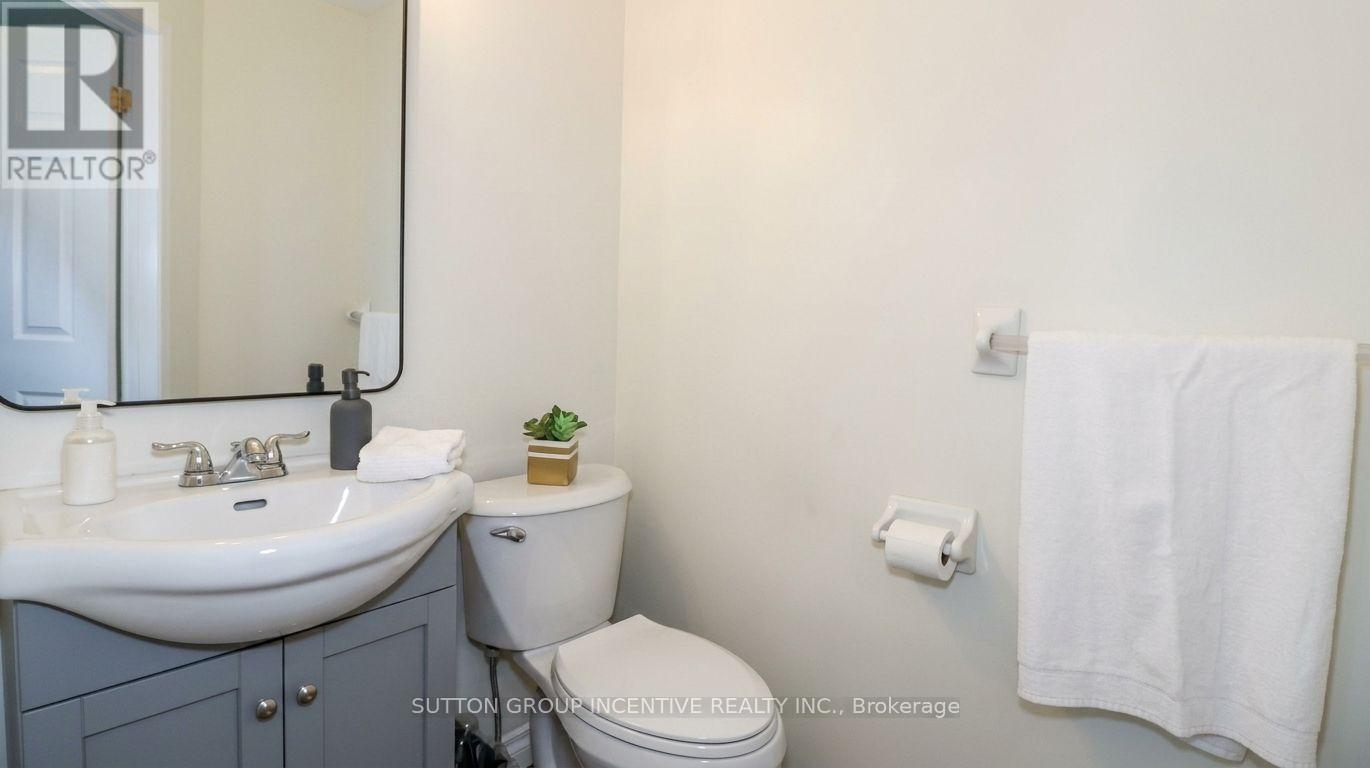 152 Julia Crescent, Orillia, Ontario L3V 7W8 - Photo 4 - S13748394
