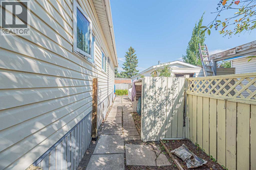 102, 3223 83 Street NW, Calgary, Alberta  T3B 5N1 - Photo 24 - A2329240