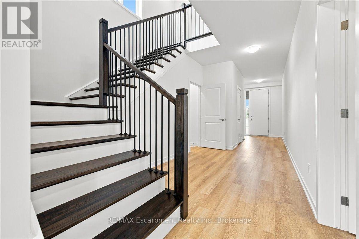 106 Valley Trail Place, Hamilton, Ontario  L8B 2A2 - Photo 6 - X13748496