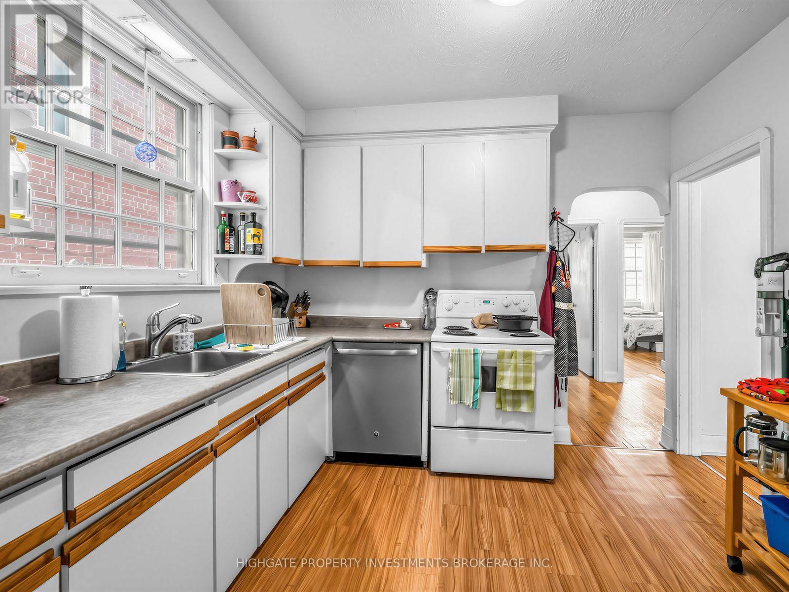 981 Avenue Road, Toronto, Ontario  M5P 2K9 - Photo 11 - C13748474