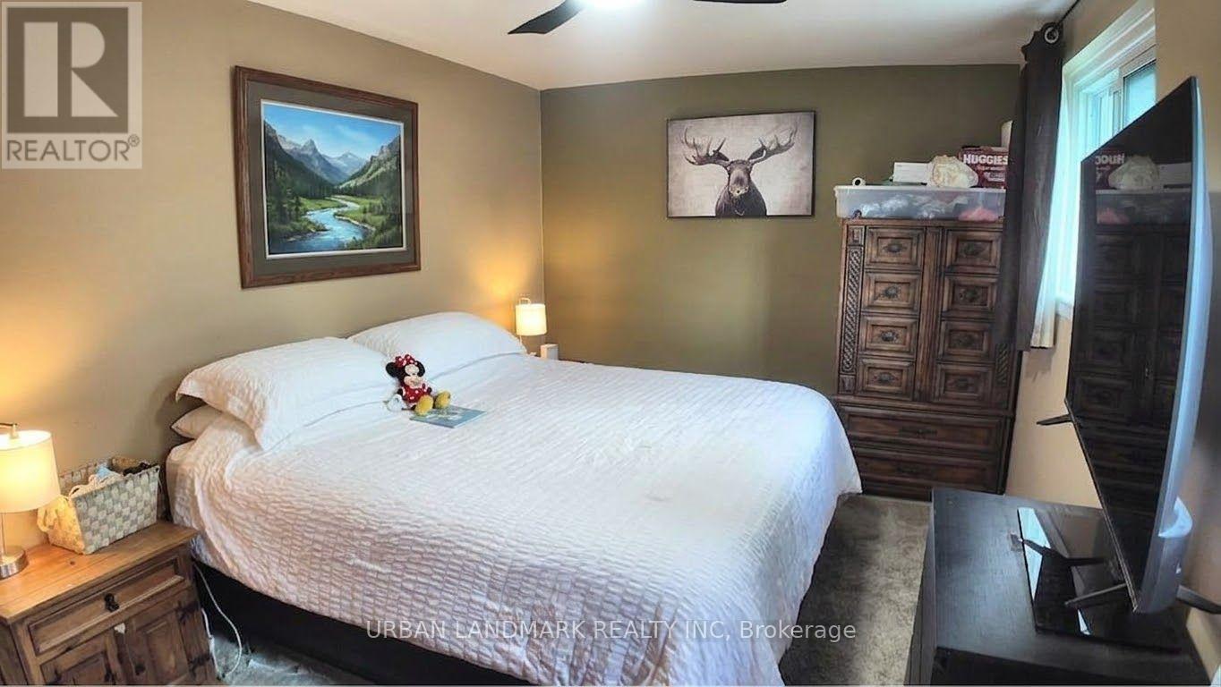 329 Durham Court, Oshawa, Ontario  L1J 1W8 - Photo 6 - E13748510