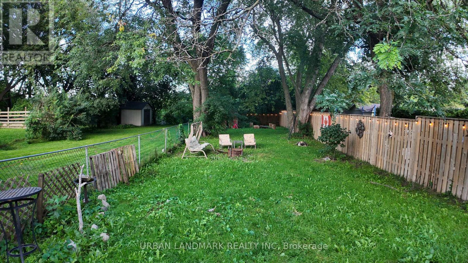 329 Durham Court, Oshawa, Ontario  L1J 1W8 - Photo 8 - E13748510