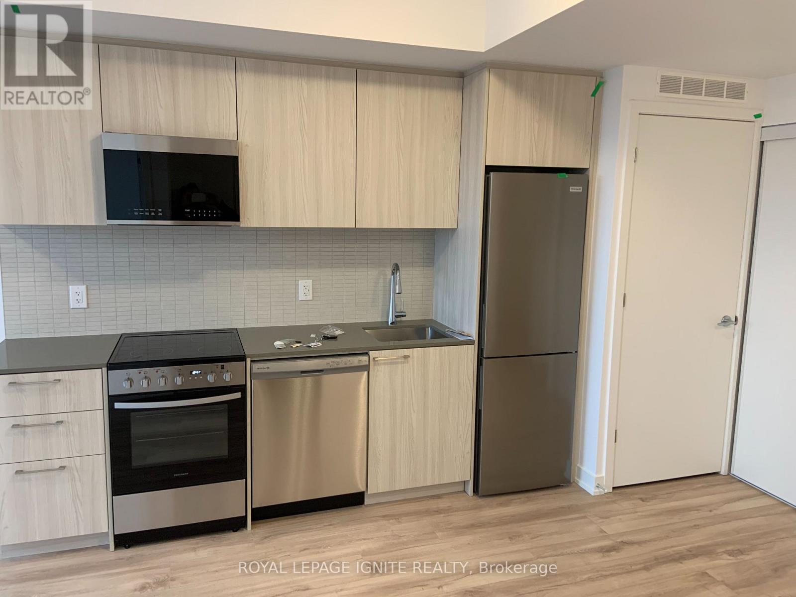 410 - 7439 Kingston Road, Toronto, Ontario  M1B 5S3 - Photo 2 - E13748516