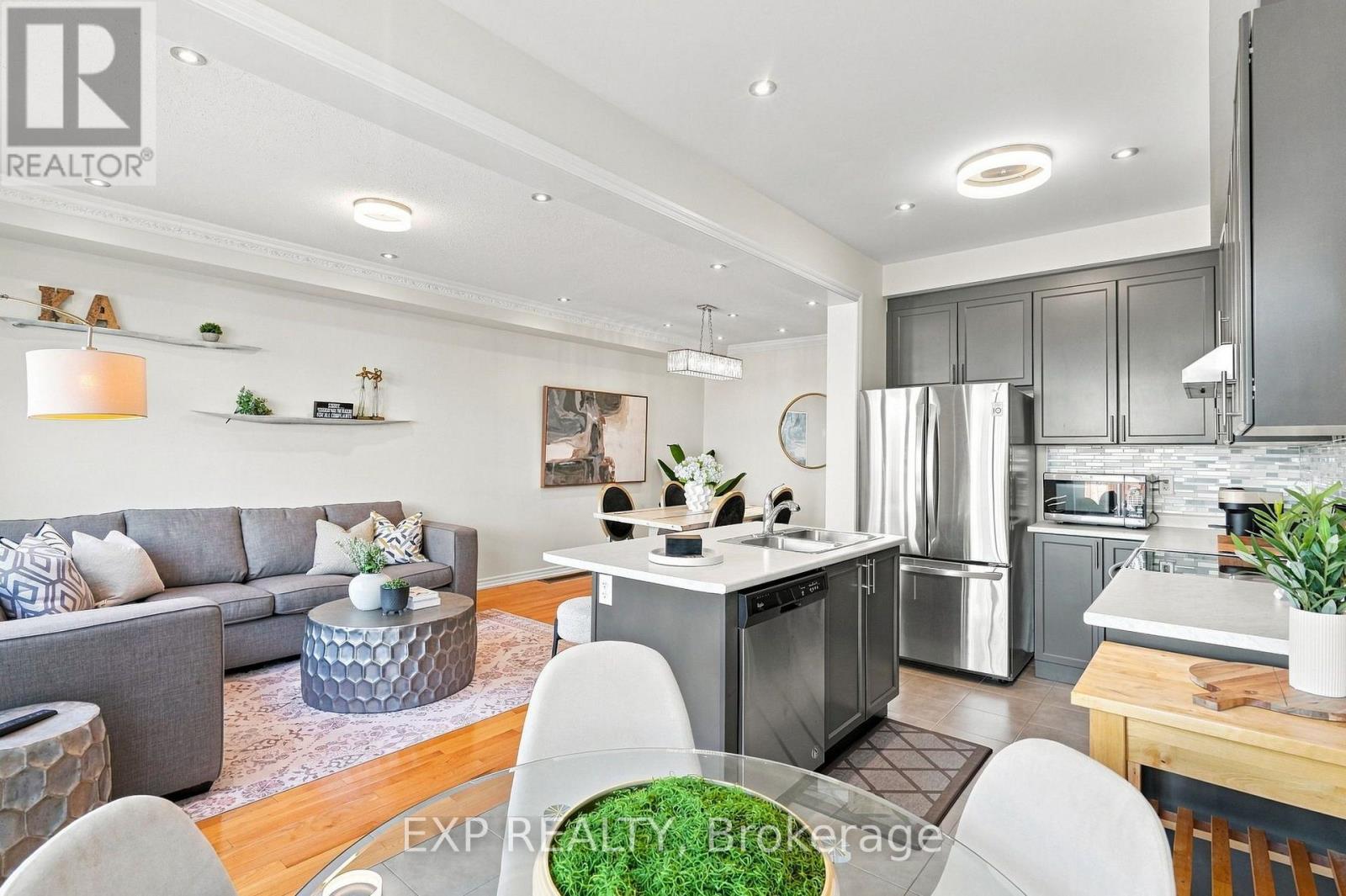 128 Chessington Avenue, East Gwillimbury, Ontario  L9N 0R6 - Photo 7 - N13748500